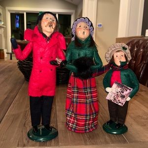 Byer’s Choice Limited the Carolers